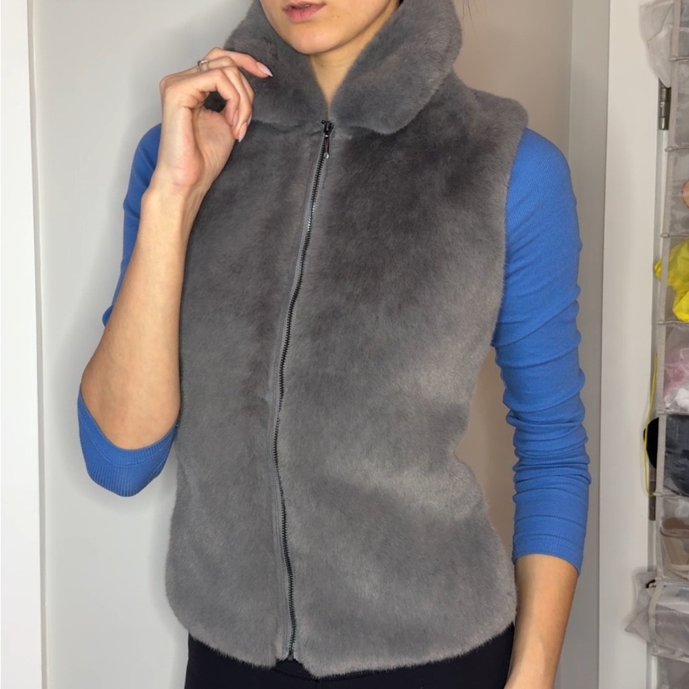 White House Black Market Faux Fur Vest
